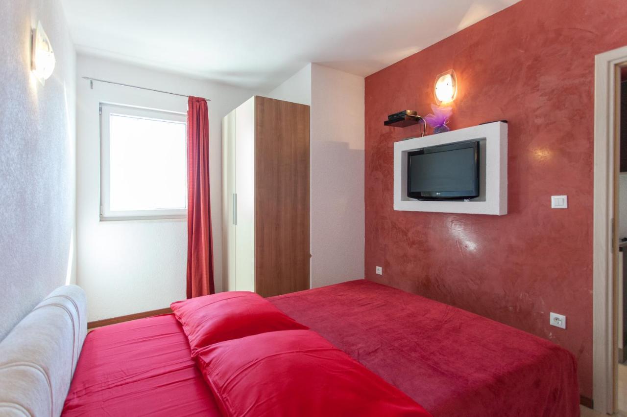 Apartman J & K โปดสตรานา ภายนอก รูปภาพ