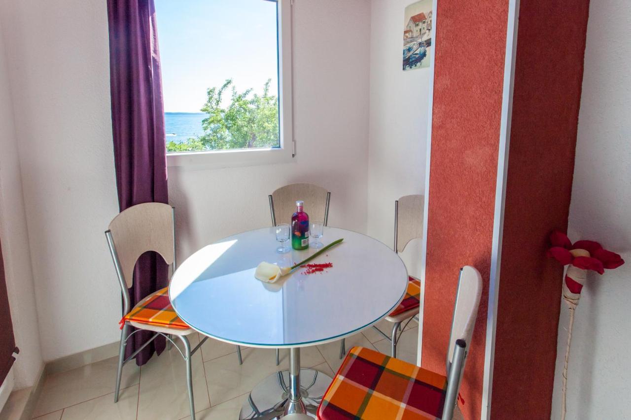 Apartman J & K โปดสตรานา ภายนอก รูปภาพ