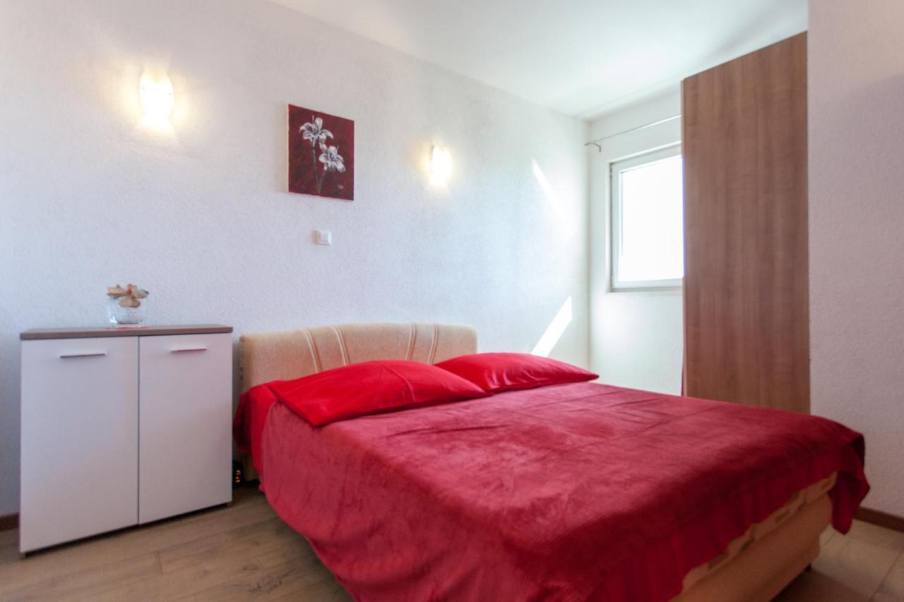 Apartman J & K โปดสตรานา ภายนอก รูปภาพ